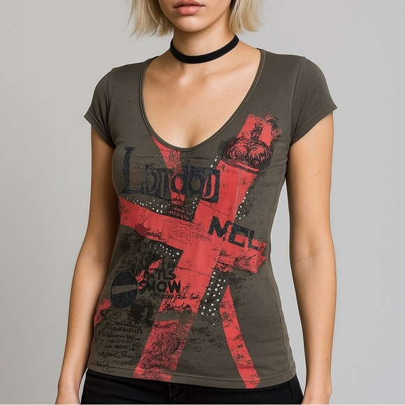 Jane Norman Tops - Jane Norman London Union Jack Graphic Tee – Women’s US 4 / Small